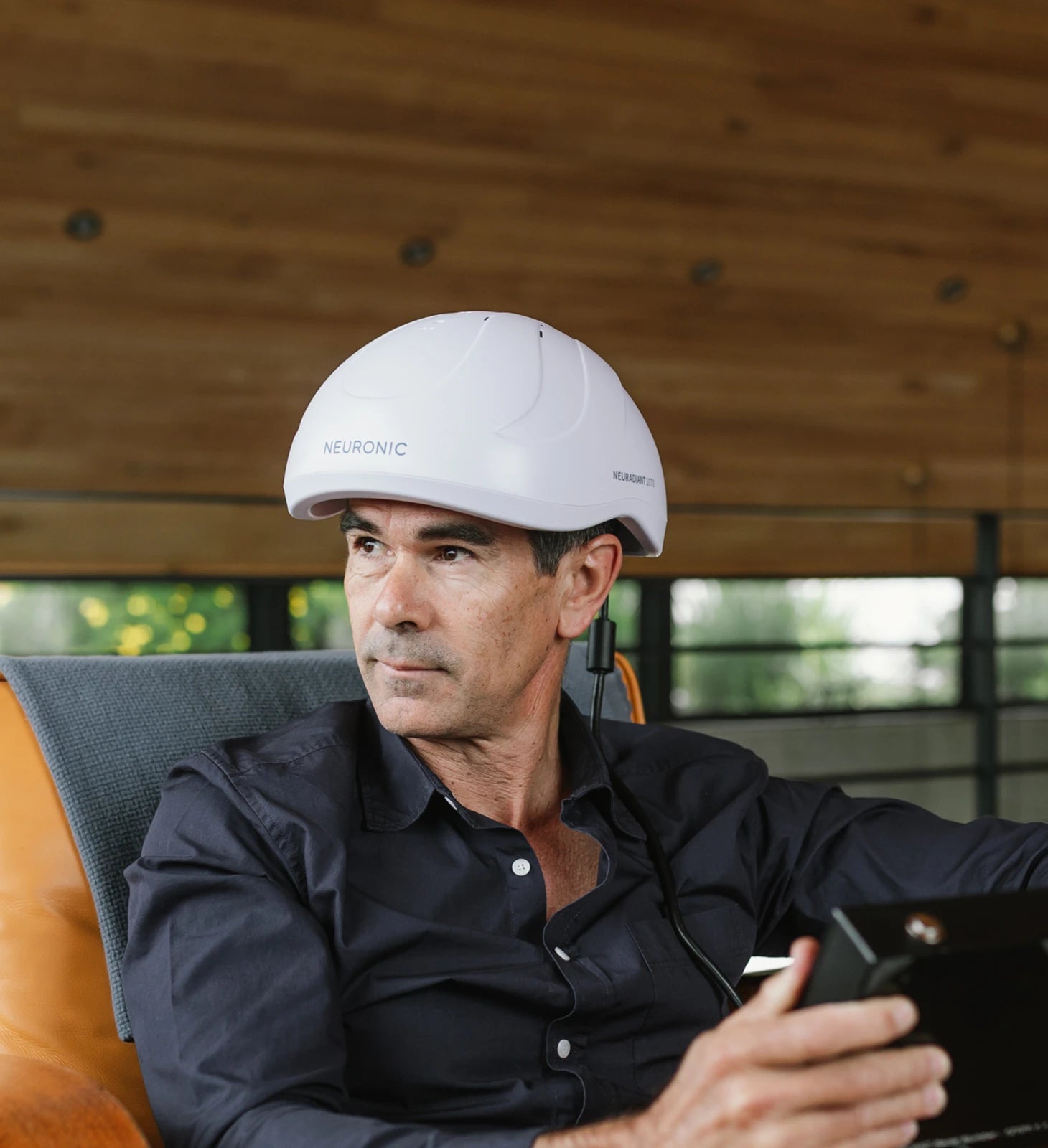 NeuraDiant 1070 – Cască de fotobiomodulare transcraniană cu lumină infraroșu 1070 nm